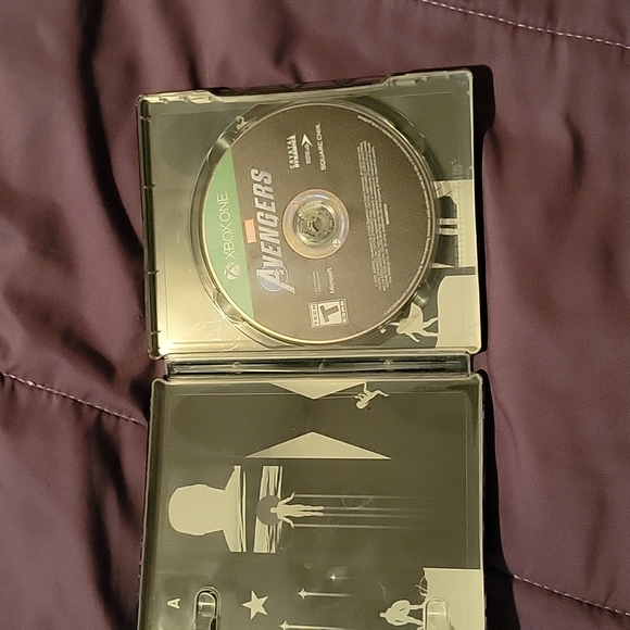 AVENGERS - Picture 2 of 2